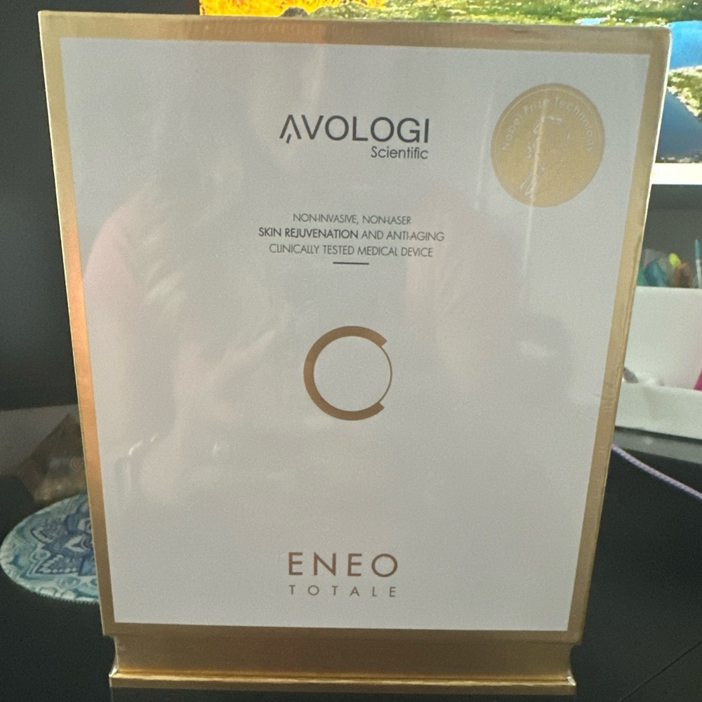 TOTALÉ Delivers a tailor-made anti-aging ritual that reveals smoother skin.